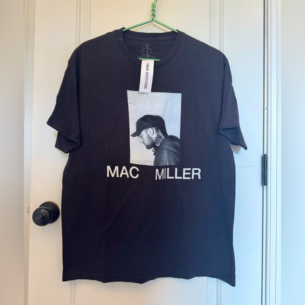 *NEW* URBAN OUTFITTERS MAC MILLER BLACK AND WHITE TEE SIZE MEDIUM